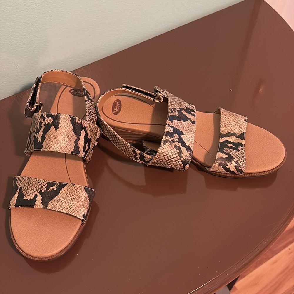 Dr Scholl’s platform reptile print sandals Size 9 $25